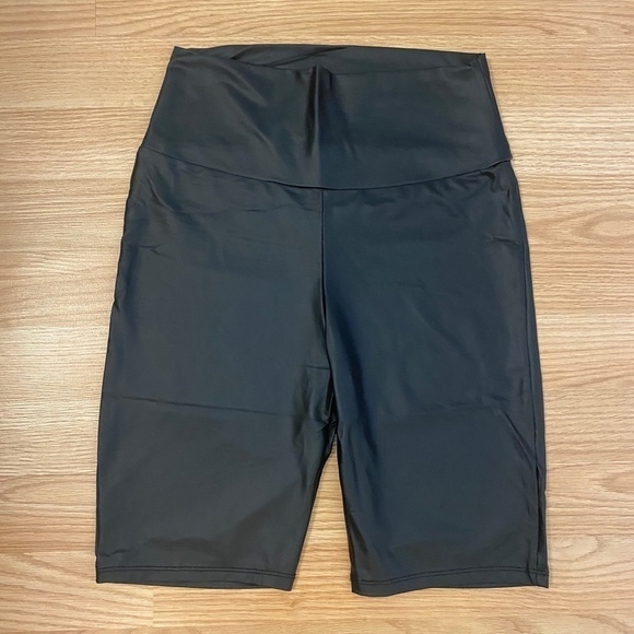 NWT 🏷 FAUX LEATHER High-Waisted Black Biker Shorts Mid Thigh - Picture 5 of 11